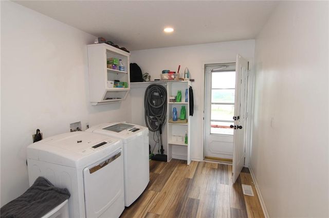 23305 S Hickory Court, Spring Hill, KS 66083