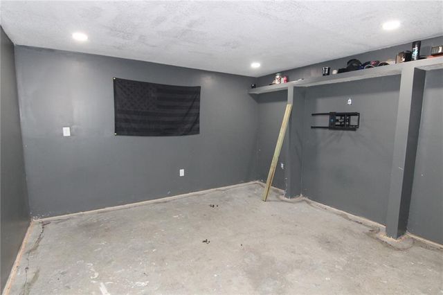 23305 S Hickory Court, Spring Hill, KS 66083