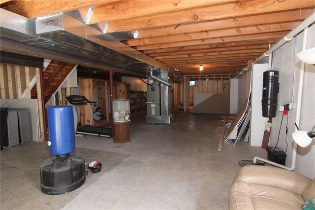 23305 S Hickory Court, Spring Hill, KS 66083