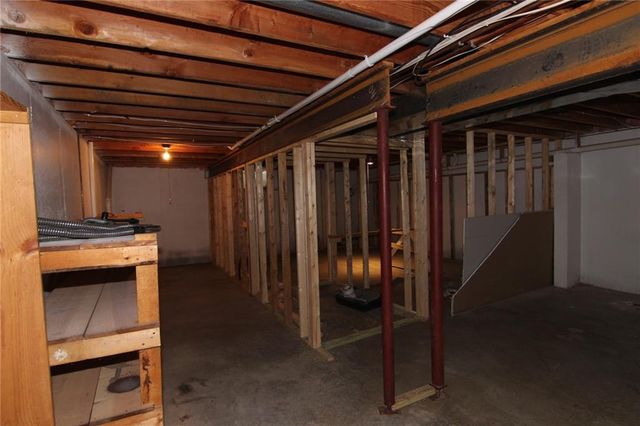 23305 S Hickory Court, Spring Hill, KS 66083