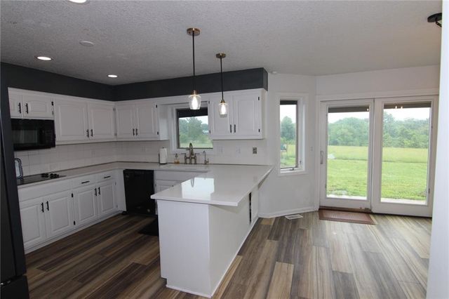 23305 S Hickory Court, Spring Hill, KS 66083
