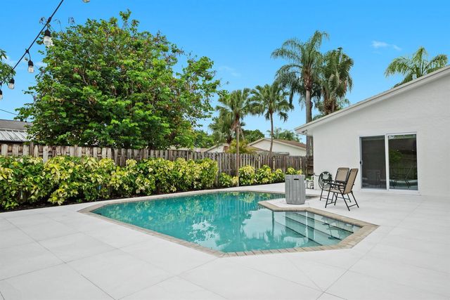 561 SW 168th Terrace, Weston, FL 33326