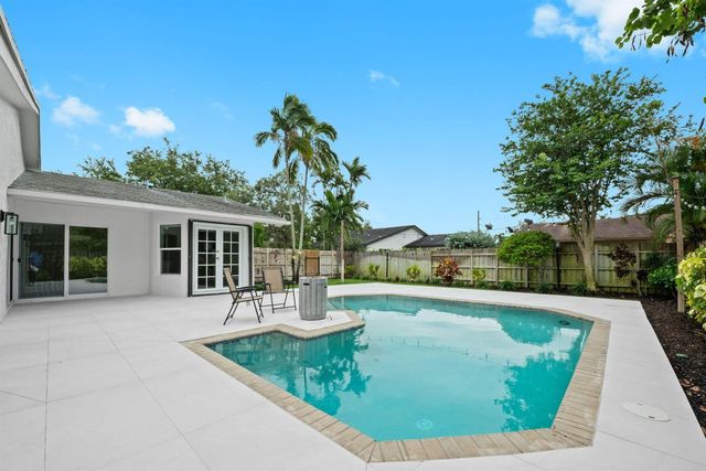 561 SW 168th Terrace, Weston, FL 33326