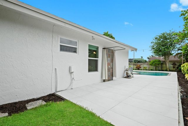 561 SW 168th Terrace, Weston, FL 33326
