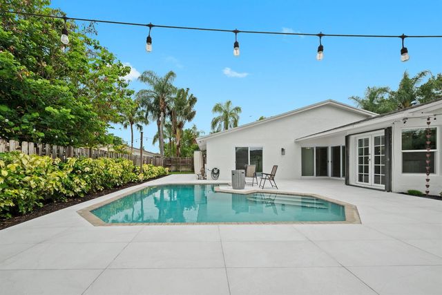 561 SW 168th Terrace, Weston, FL 33326
