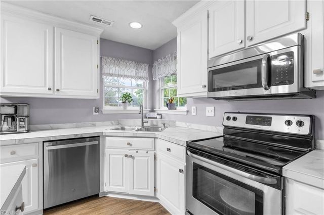 2304 Treesong TRL, Virginia Beach, VA 23456