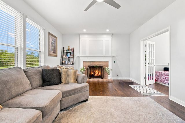 4050 Bunker Hill Drive, Algonquin, IL 60102