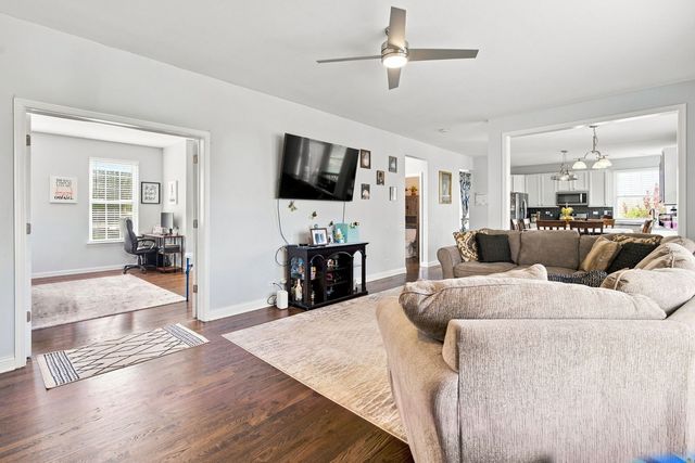 4050 Bunker Hill Drive, Algonquin, IL 60102