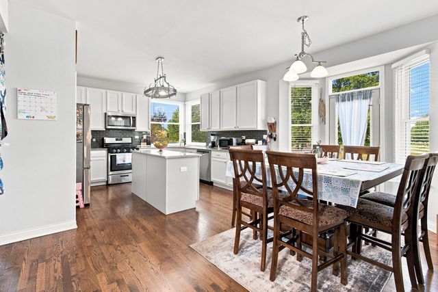 4050 Bunker Hill Drive, Algonquin, IL 60102
