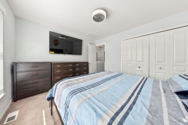 4050 Bunker Hill Drive, Algonquin, IL 60102