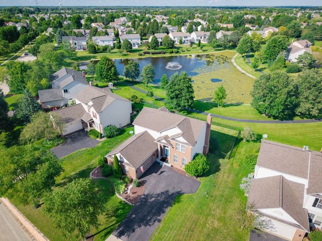 4050 Bunker Hill Drive, Algonquin, IL 60102