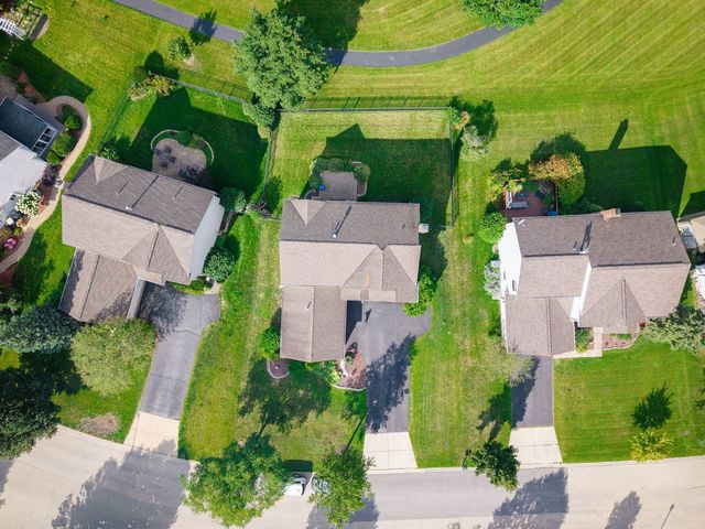 4050 Bunker Hill Drive, Algonquin, IL 60102
