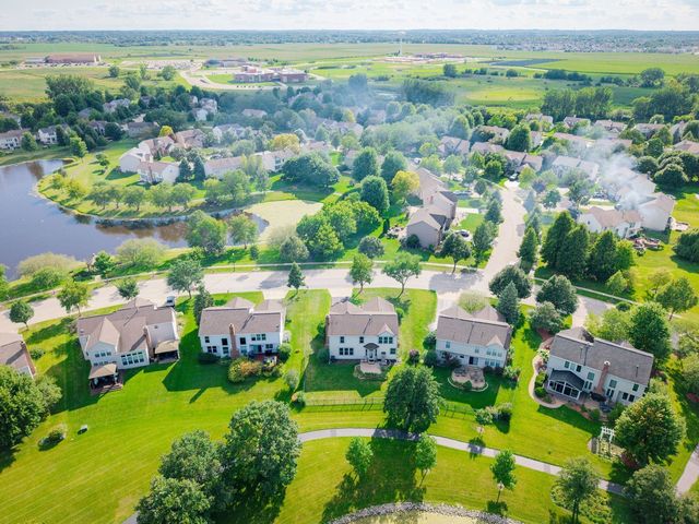 4050 Bunker Hill Drive, Algonquin, IL 60102