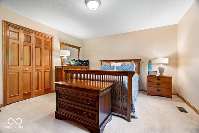 1120 Buttonwood Court, Greenfield, IN 46140