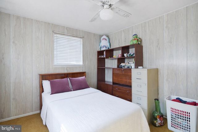 600 W CHESTNUT ST, Clayton, NJ 08312