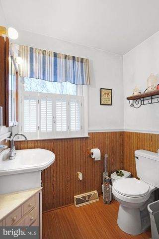 600 W CHESTNUT ST, Clayton, NJ 08312