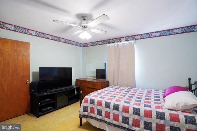 600 W CHESTNUT ST, Clayton, NJ 08312