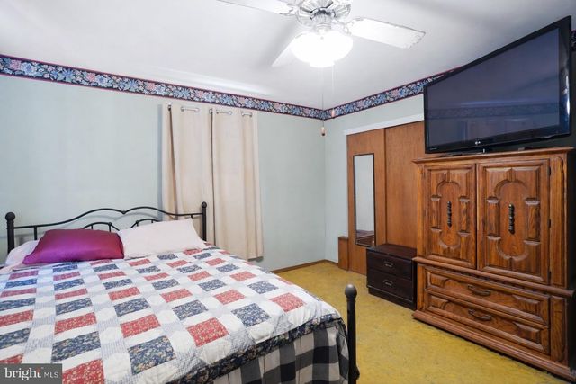 600 W CHESTNUT ST, Clayton, NJ 08312