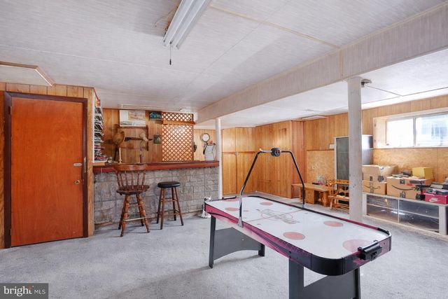 600 W CHESTNUT ST, Clayton, NJ 08312