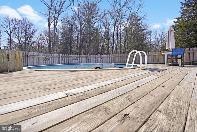 600 W CHESTNUT ST, Clayton, NJ 08312