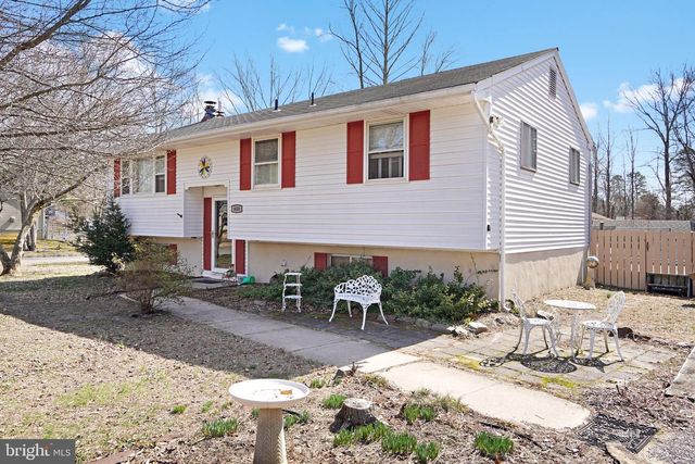 600 W CHESTNUT ST, Clayton, NJ 08312