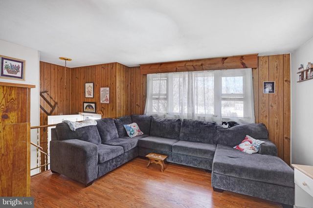 600 W CHESTNUT ST, Clayton, NJ 08312