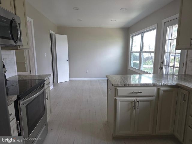 125 BAYBERRY LN, Willingboro, NJ 08046