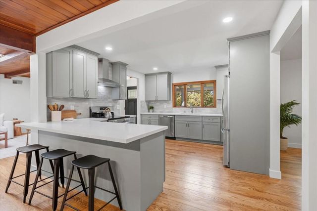 484 Aspen Way, Los Altos, CA 94024