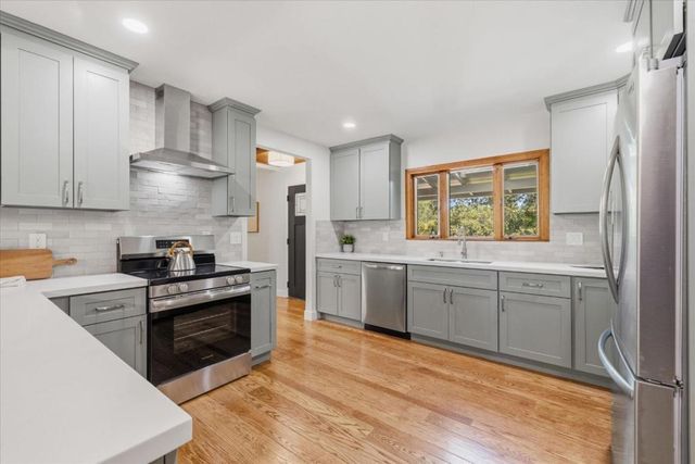 484 Aspen Way, Los Altos, CA 94024