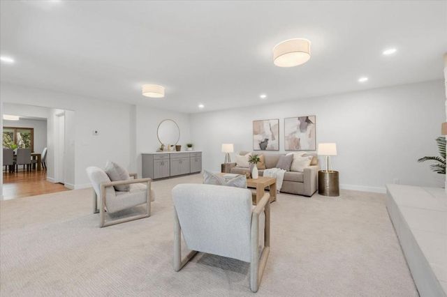 484 Aspen Way, Los Altos, CA 94024