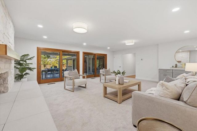 484 Aspen Way, Los Altos, CA 94024