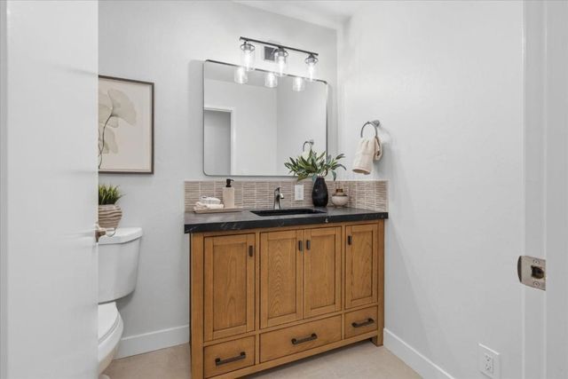 484 Aspen Way, Los Altos, CA 94024