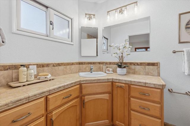484 Aspen Way, Los Altos, CA 94024
