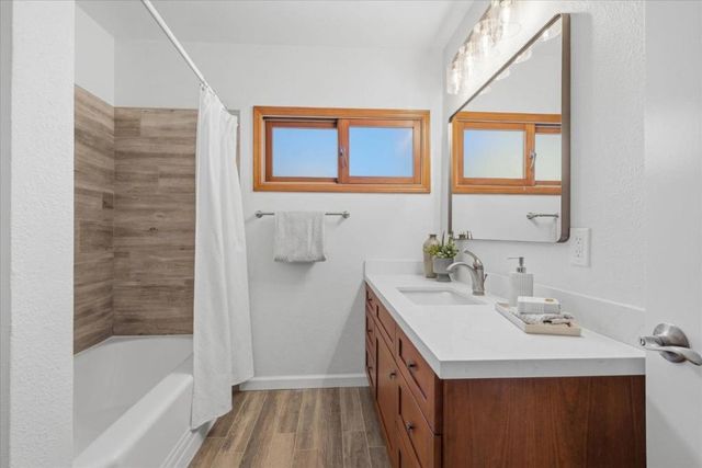 484 Aspen Way, Los Altos, CA 94024