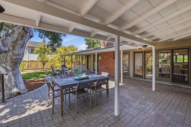 484 Aspen Way, Los Altos, CA 94024