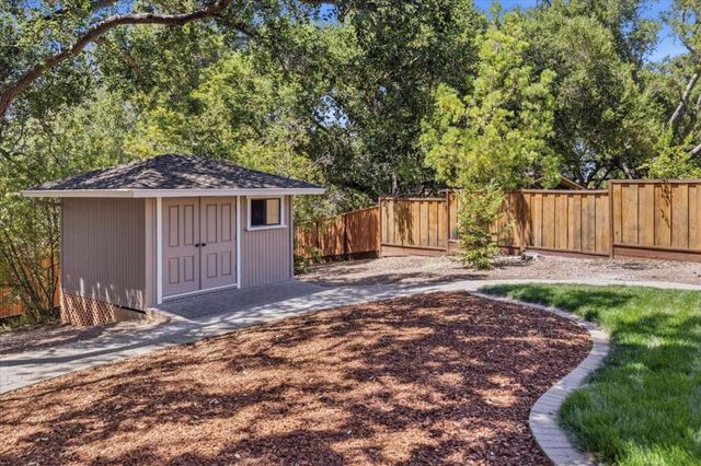 484 Aspen Way, Los Altos, CA 94024