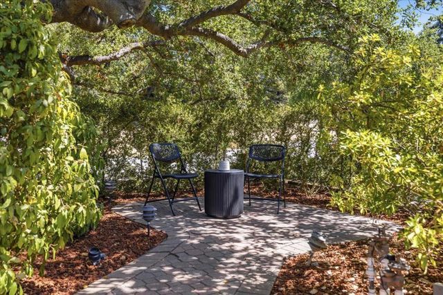 484 Aspen Way, Los Altos, CA 94024