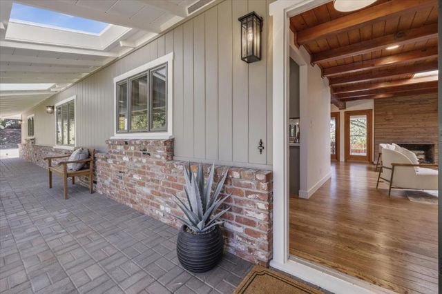 484 Aspen Way, Los Altos, CA 94024