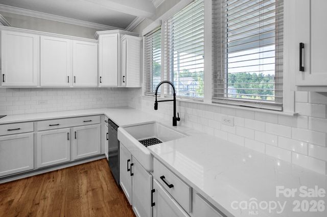 5080 Mooreland Oaks Way, Mount Holly, NC 28120