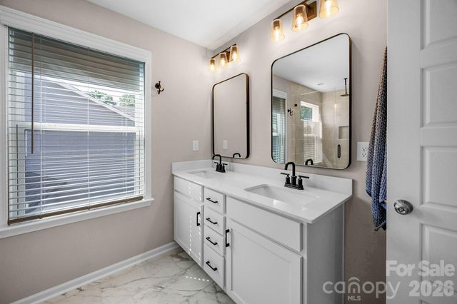 5080 Mooreland Oaks Way, Mount Holly, NC 28120