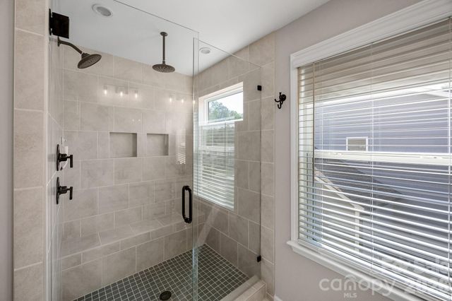 5080 Mooreland Oaks Way, Mount Holly, NC 28120