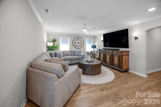 5080 Mooreland Oaks Way, Mount Holly, NC 28120