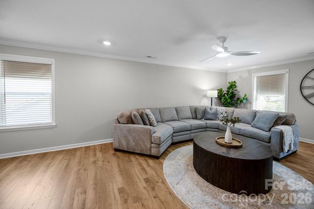 5080 Mooreland Oaks Way, Mount Holly, NC 28120