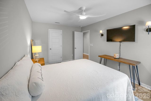 5080 Mooreland Oaks Way, Mount Holly, NC 28120