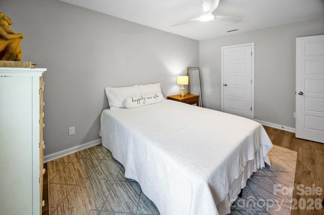 5080 Mooreland Oaks Way, Mount Holly, NC 28120