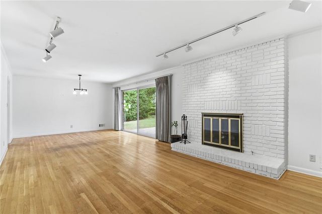 955 Vistavia Circle, Decatur, GA 30033