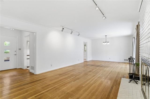955 Vistavia Circle, Decatur, GA 30033