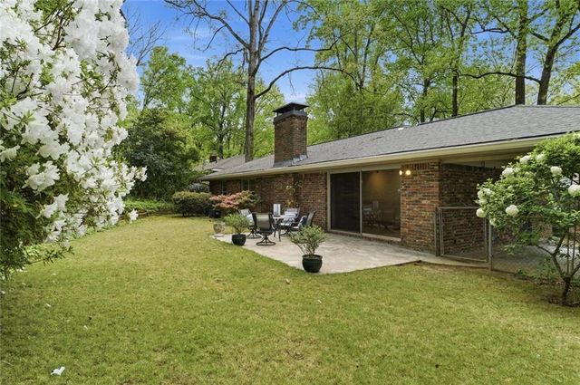 955 Vistavia Circle, Decatur, GA 30033