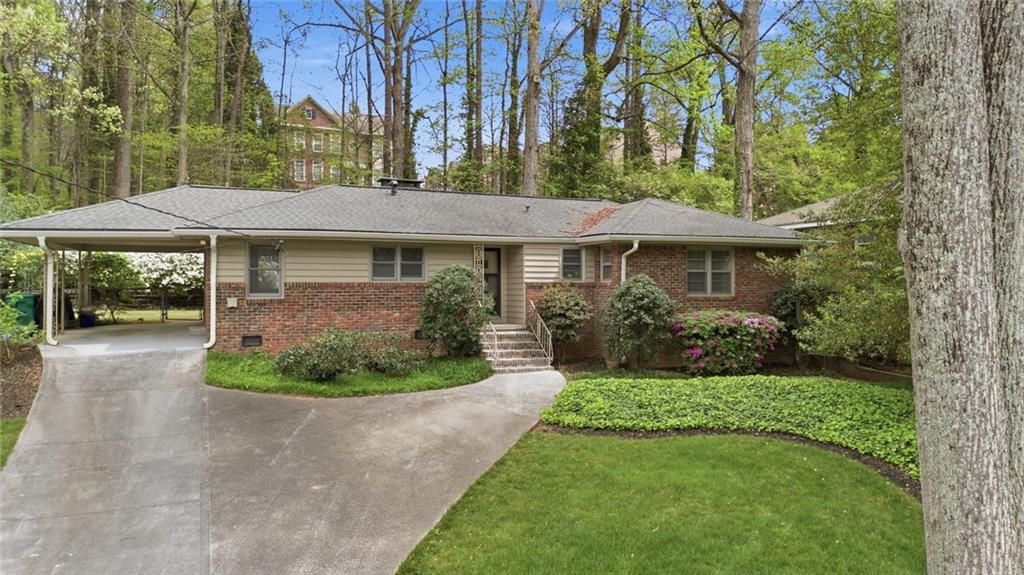955 Vistavia Circle, Decatur, GA 30033