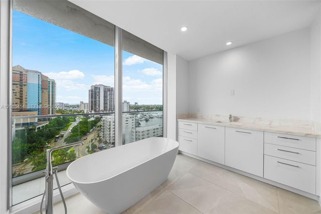 153 N Seabreeze Boulevard 1002-S, Fort Lauderdale, FL 33304